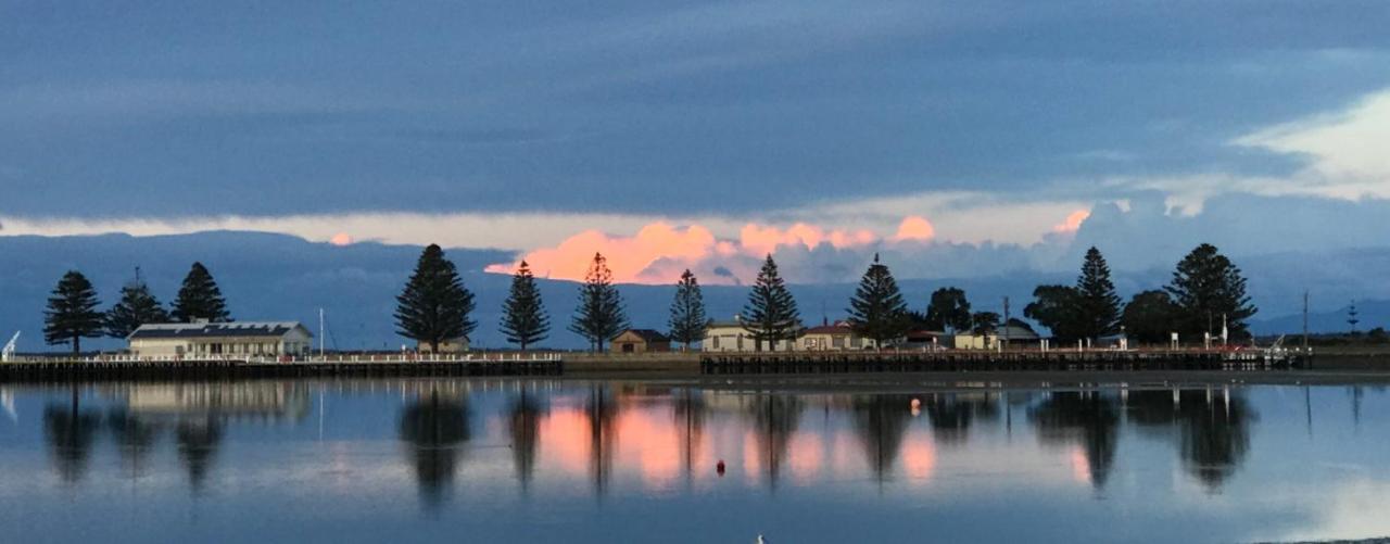 Boat Harbour Jetty B&B Port Albert Buitenkant foto